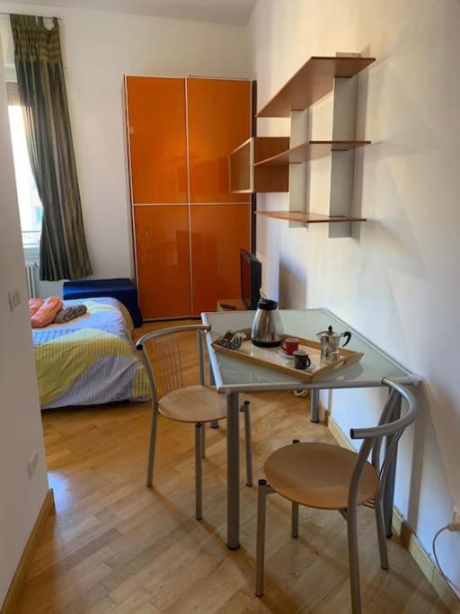 Central Flat Beetwen Centre And Railway Station!! Bologna Luaran gambar